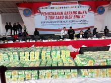 Pemusnahan 2 Ton Sabu di Batam Dimeriahkan Artis dan Doorprize, Warga Dilibatkan Langsung