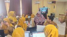 Hj. Ismiyati Tinjau Pelaksanaan SPMB di Tanjungpinang, Temukan Ketimpangan Jalur Pendaftaran