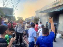 Gudang Pelaminan di Batuaji Ludes Terbakar, 5 Mobil Damkar Dikerahkan 