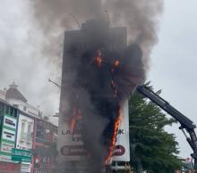 Baliho Praz Teguh Terbakar Saat Dibongkar Satpol PP di Batam, Ini Penjelasan Diskominfo