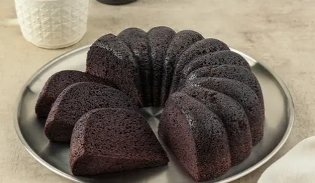 Resep Tradisional Bolu Ketan Hitam Kukus: Lembut, Harum, dan Dijamin Anti Bantat!
