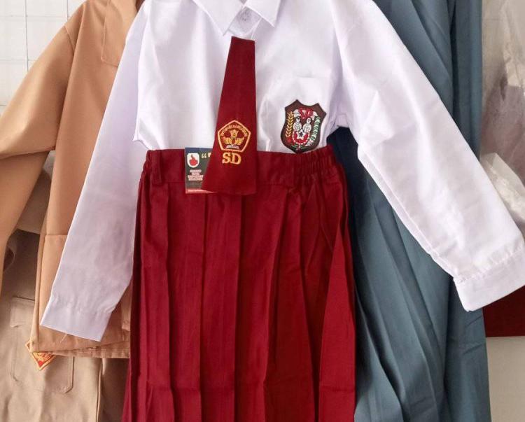 Pekanbaru Larang Sekolah Jual Seragam, Orang Tua Bebas Beli di Luar