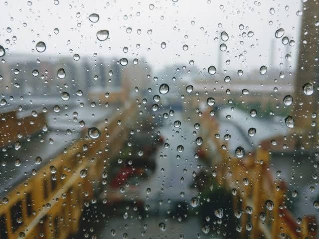 Cuaca Batam Hari Ini: Badai Petir dan Hujan Ringan, Waspadai Perubahan Cuaca Mendadak