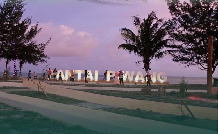 Pantai Piwang, Destinasi Favorit di Jantung Kota Ranai yang Tak Pernah Sepi Pengunjung