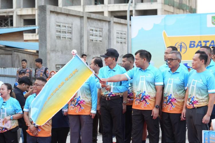 Kepala BP Batam Lepas Peserta Batam 10K 2025, Event Lari dengan 1215 Peserta Nasional dan Internasional