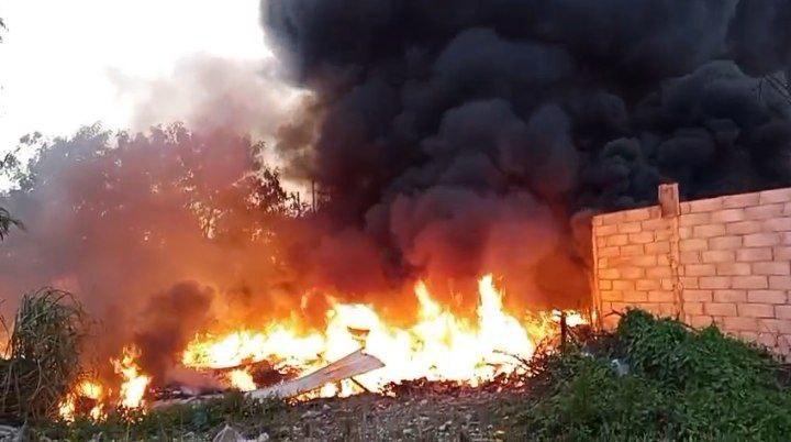 Breaking News: Kebakaran Landa Kawasan Costarica Batam, Diduga Akibat Ban Bekas Terbakar