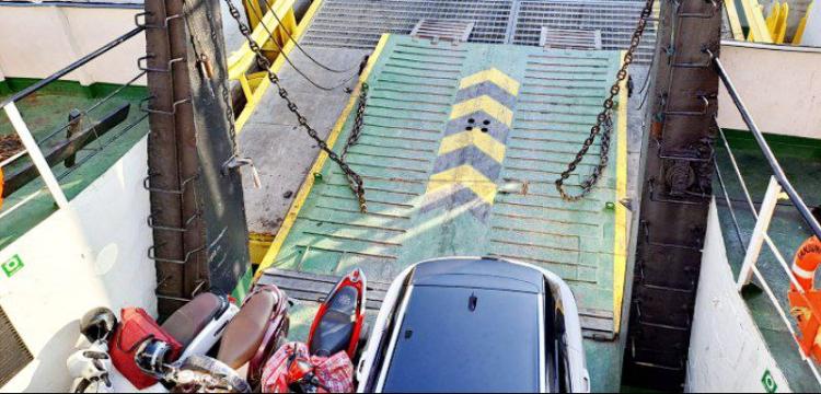 KM Tanjung Burang Mogok, Ratusan Penumpang Ngambek Gara-gara Pintu Kapal Ngadat!
