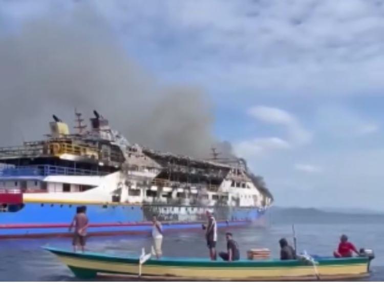Kondisi Terkini KM Barcelona 5 Terbakar, Penumpang Lompat ke Laut: Ada Korban Tewas