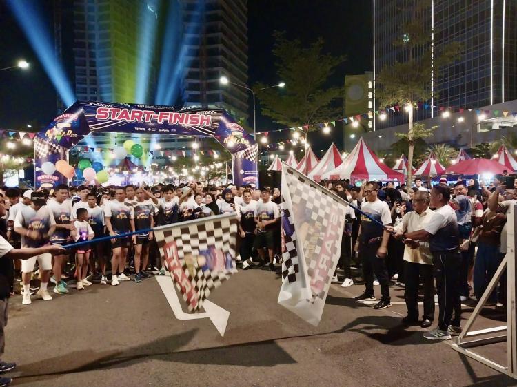 Night Run 3,5 km CERNIVAL 2025 di di Harbour Bay, Dorong Hidup Sehat & Digitalisasi  
