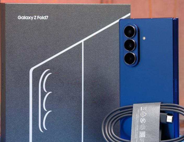Samsung Galaxy Z Fold7 Resmi Dirilis: Lebih Tipis, Layar Lebar, dan Kamera 200MP!