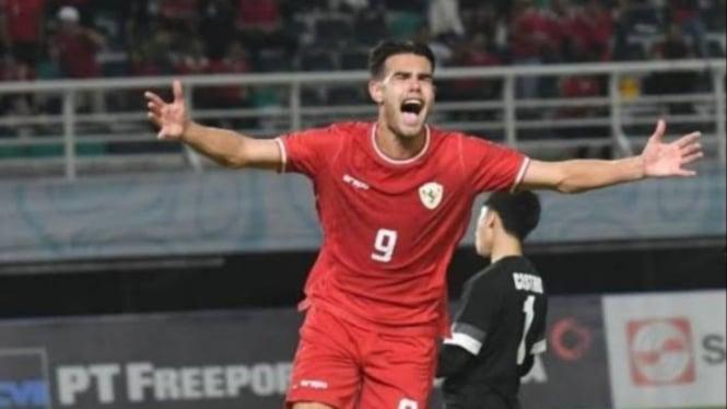 Vanenburg Akui Timnas Indonesia U-23 Masih Bergantung pada Jens Raven Jelang Final Lawan Vietnam