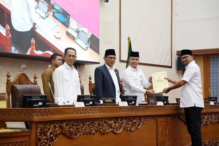 Wali Kota Batam Dorong Digitalisasi dan Kemudahan Layanan Administrasi Kependudukan Melalui Ranperda