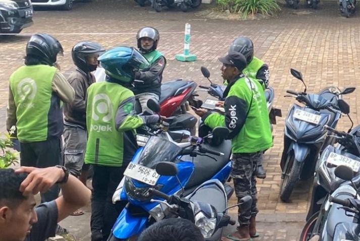 Teror Order Fiktif Kembali Terjadi, Kantor Batampos Digegerkan Puluhan Ojol