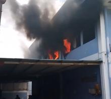 Breaking News! Kebakaran Hebat Landa Sebuah PT di Kawasan Cammo Industrial Park Batam Kota