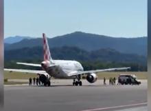 Pria Tewas Tersedot Mesin Pesawat di Bandara, Penerbangan Ditangguhkan  