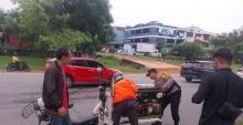 Gerobak Es Kopi Terbalik di Batam, Polisi Langsung Bantu Pedagang