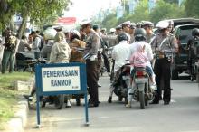 Jangan Main Ponsel Saat Berkendara Jika Tak Mau Jadi Sasaran Ops Patuh 2025