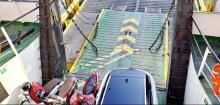 KM Tanjung Burang Mogok, Ratusan Penumpang Ngambek Gara-gara Pintu Kapal Ngadat!