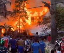 Kronologi Kebakaran yang Hanguskan Empat Rumah Hangus di Baloi, Lubuk Baja