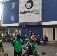 Kantor Batamnews Diteror Pesanan Fiktif Melalui Aplikasi Gojek dan Grab, Puluhan Driver Berdatangan