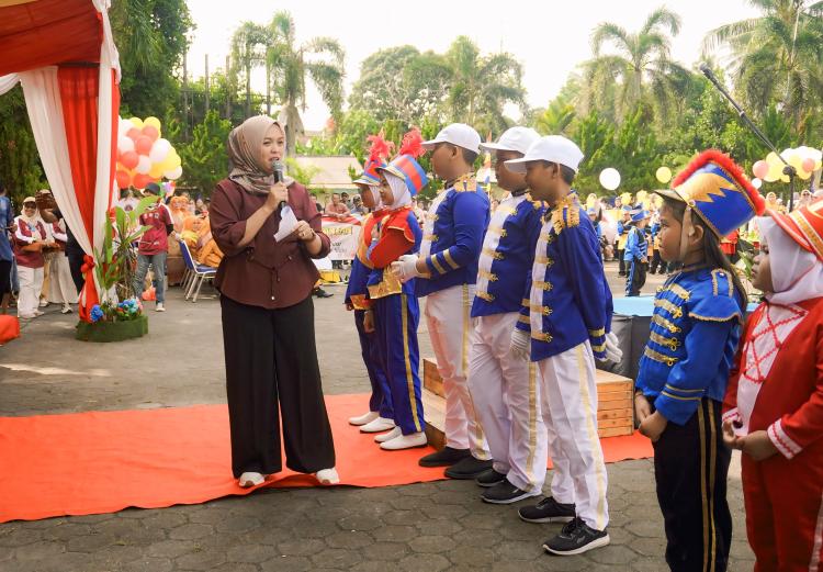 Street Parade Drum Band di Bintan Ramai Disaksikan Masyarakat, Ini Kata Wabup Deby