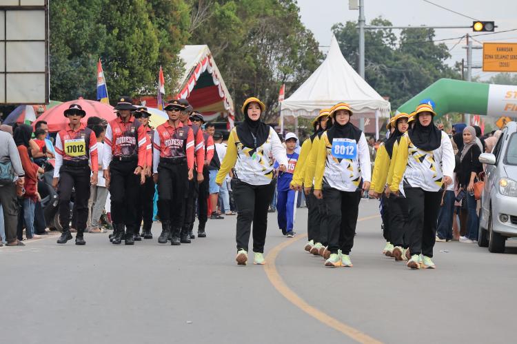 Kategori 5KM-17KM: Gelaran Gerak Jalan Tri Lomba Juang Bintan Tembus 2.000 Peserta