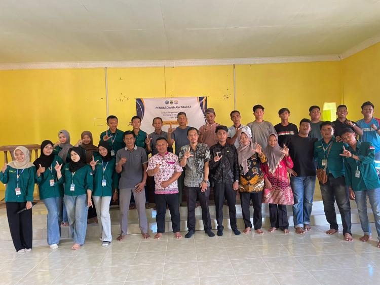 Mahasiswa KKN STISIPOL dan DLH Lingga Gelar Edukasi Pengelolaan Sampah di Desa Nerekeh