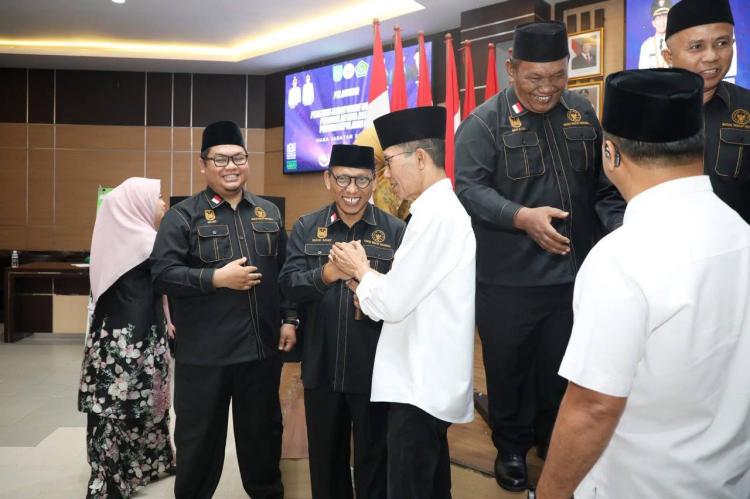 Wali Kota Batam Ajak Masyarakat Berwakaf untuk Investasi Akhirat di Pelantikan BWI 2025