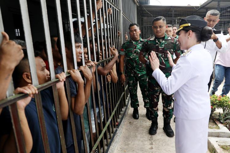 1.296 Narapidana di Batam Dapat Remisi, Warga Binaan Sambut Wali Kota dengan Yel-Yel Anti Narkoba  