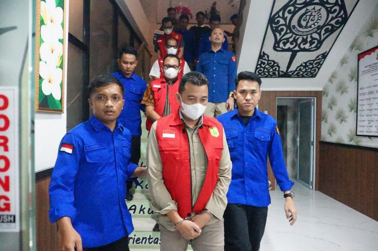 Empat Tersangka Korupsi PNBP Jasa Kepelabuhan Kapal Rig SETIA di Bintan Ditahan Kejari