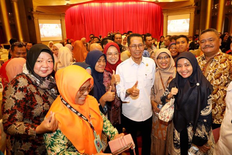 Data Terbaru: Ada 1.117 Sekolah di Batam, Wali Kota Amsakar Achmad Ajak Kepala Sekolah Bersinergi