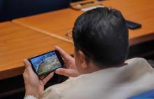 Nonton Video Sabung Ayam Saat Sidang, Anggota DPR Filipina Kena Callout!