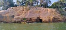 Pulau Batu Berlubang Batam: Wisata Ekstrem dengan Gua Purba yang Viral!