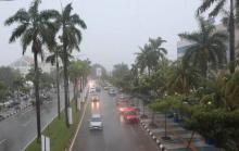 Cuaca Batam Hari Ini: Badai Petir Ringan dan Hujan Mengawali Rabu Pagi