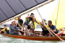 Pesta Rakyat Belakang Padang: Perlombaan Sampan Layar & Speed Boat Warnai HUT ke-80 RI