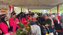 Meriah, Polres Karimun Gelar Olahraga Bersama dan Pasar Sembako Murah Sambut HUT RI ke-80