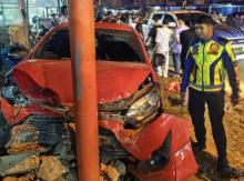 Pengemudi Toyota Agya Tewas Diduga Saat Mengemudi, Tabrak Motor dan Tiang Listrik di Sei Beduk