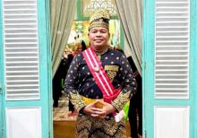 Wakil Dansat Brimob Polda Kepri Terima Gelar Kehormatan dari Kerajaan Amantubillah Mempawah