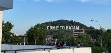 Wisatawan Ramai-ramai Ganti Spot Foto, Ini Alternatif Baru Ikon Welcome to Batam yang Tertutup Bangunan