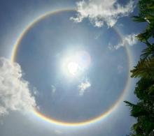 Fenomena Halo Matahari Muncul di Langit Batam, Warga Takjub Abadikan Momen