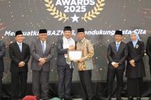 Amsakar Achmad Raih Penghargaan BAZNAS Award 2025, Komitmen Dukung Gerakan Zakat Nasional 