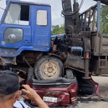 Truk Crane Rem Blong Tabrak Sejumlah Kendaraan, Diduga Ada Korban Jiwa