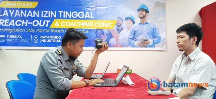 Imigrasi Batam Luncurkan Layanan Jemput Bola Izin Tinggal di Kawasan Industri