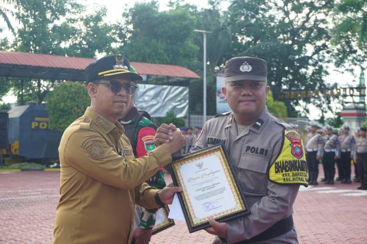 Bupati Karimun Pimpin Apel Satkamling 2025, Tekankan Peran Garda Terdepan Keamanan Lingkungan