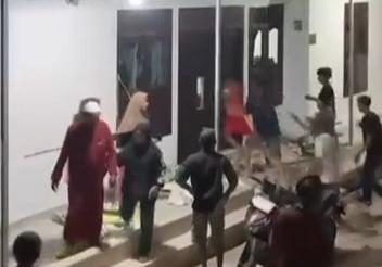 Diduga Cabuli Anak Murid, Rumah Guru Ngaji di Sagulung Dirusak Massa