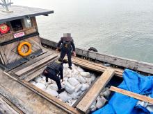 KM Maju Berkembang Ditangkap, 20 Ton Pasir Timah Ilegal untuk Thailand Disita Bea Cukai