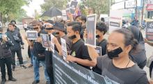 Puluhan Wartawan di Jambi Boikot Polda, Protes Penghalangan Liputan Komisi III DPR