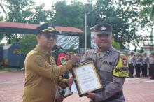Bupati Karimun Pimpin Apel Satkamling 2025, Tekankan Peran Garda Terdepan Keamanan Lingkungan