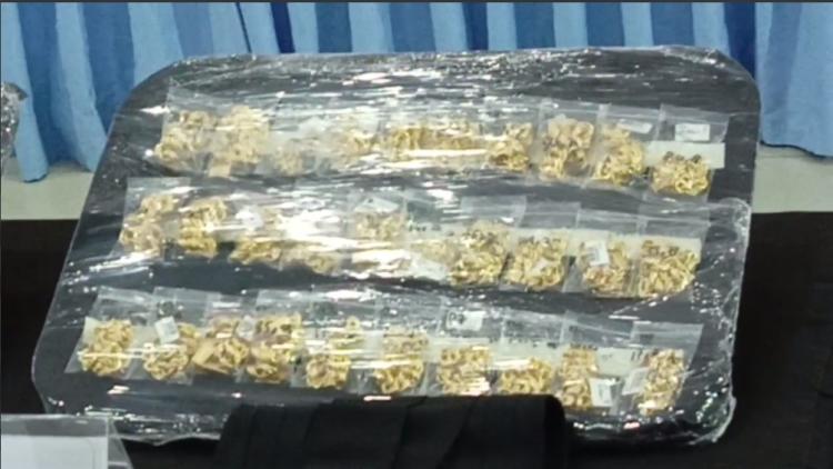 Digagalkan di Batam, Modus Korset Emas 2,5 Kg Rugikan Negara Rp1,7 Miliar