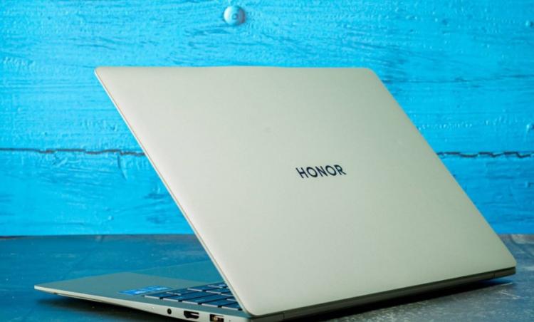 Honor MagicBook Art 14 (2025) Review: Kembali ke Intel, Tetap Ringan dan Inovatif